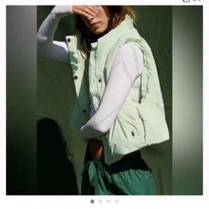 New sight seeing puffer vest